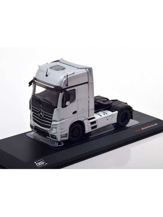 IXO MODELS TR124.22 MERCEDES BENZ ACTROS MP4 GRIS MÉTAL 1/43